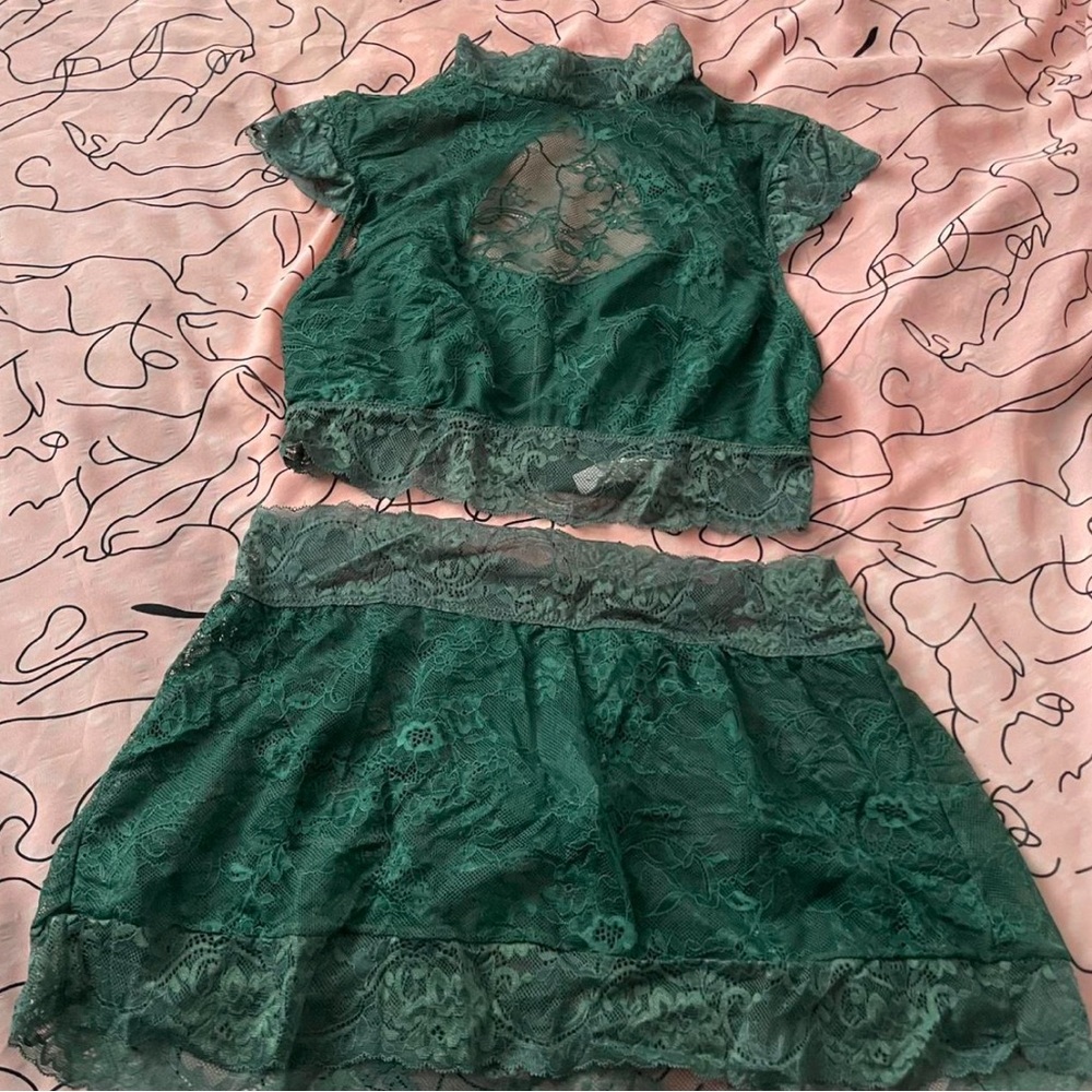 La Vie En Rose 2 piece green lingerie set - Size Medium